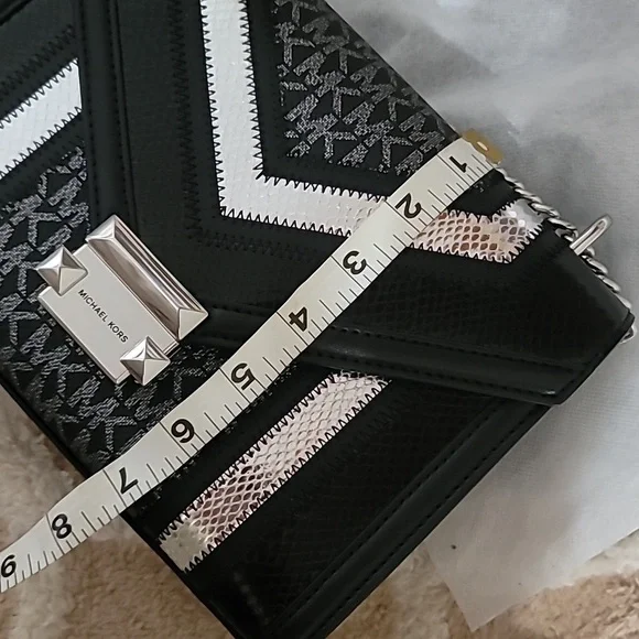 Michael Kors Whitney Shoulder/Crossbody - Picture 8 of 9